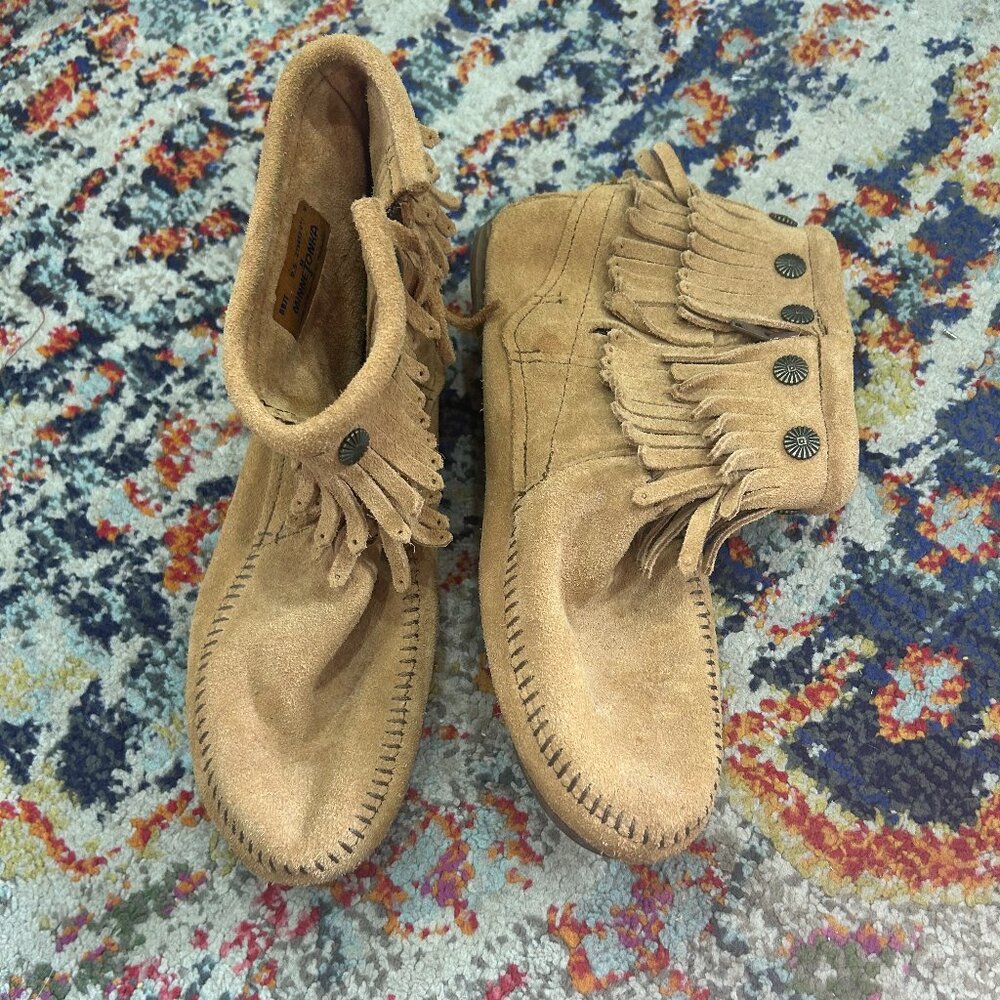 Minnetonka Moccasin 9.5